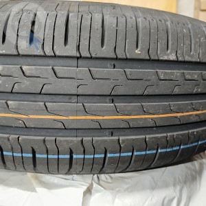 Roue occasion  0' TOYOTA YARIS pneu CONTINENTAL  dpt 38 
