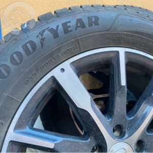 pneu occasion GOODYEAR ULTRA GRIP dpt 94 