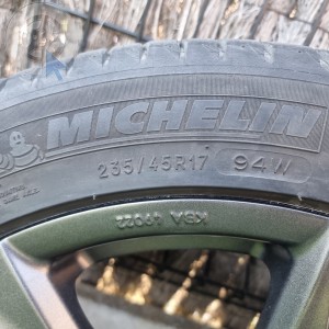Roue occasion  0' TOYOTA AURIS pneu MICHELIN  dpt 59 