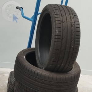 pneu occasion BRIDGESTONE 225/40 R19 93W  dpt 37 