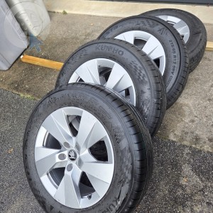 Roue occasion  0' SKODA OCTAVIA pneu KUMHO  dpt 44 