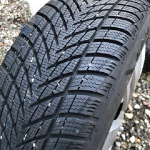 Roue occasion  0' PEUGEOT 308 pneu GOODYEAR  dpt 69 