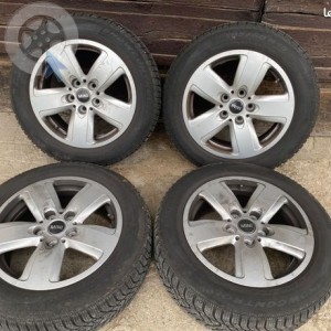 Roue occasion  0' AUSTIN MINI pneu PIRELLI  dpt 01 