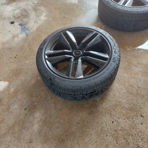 Roue occasion  0' FORD MUSTANG pneu MICHELIN  dpt 12 